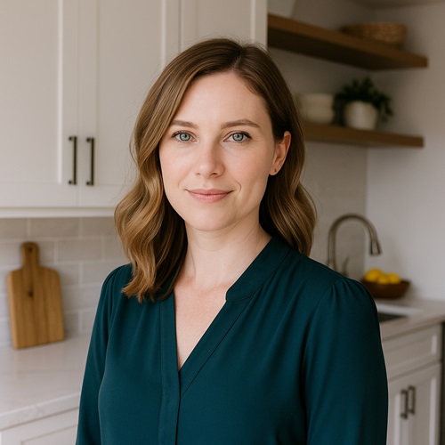 Portrait of Laura Bennett