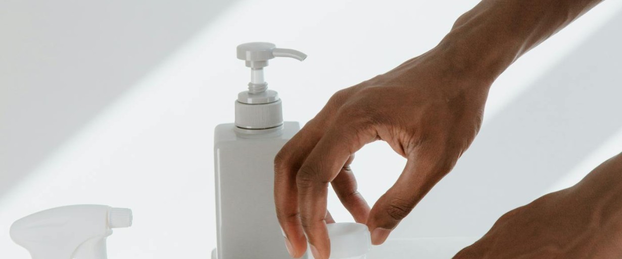 Traditional soap dispenser